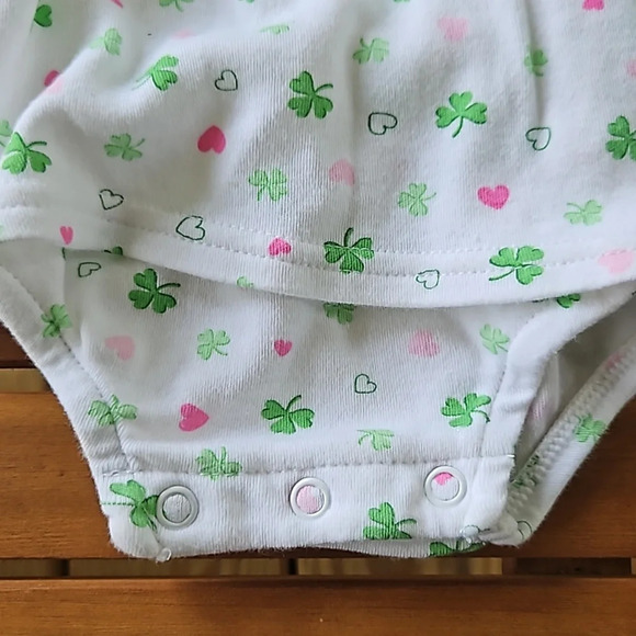 Carter's Just One Year Clover Kiss Me Romper Baby Girls 3M - Picture 4 of 9